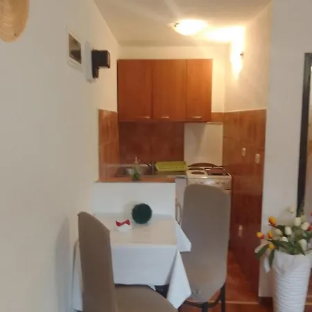 Quo Vadis Apartment